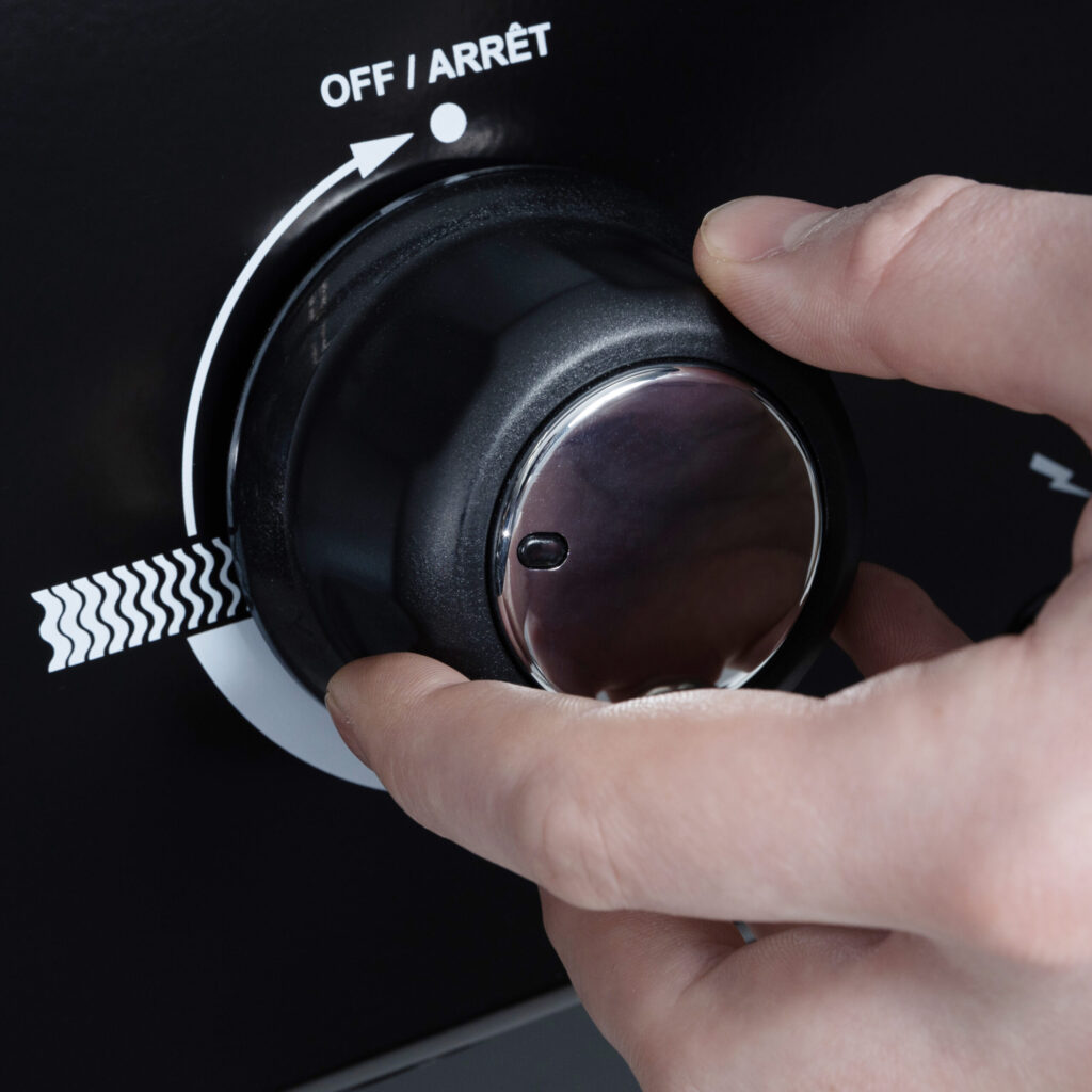 crown knob turn blk panel cf1
